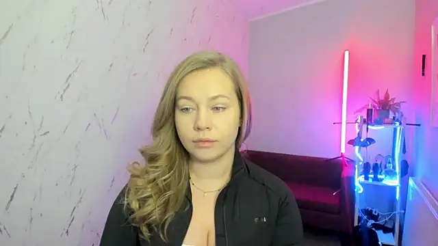 Snapshot of holly_xglam chatting on November 29, 2025, 9:26 pm holly xglam online show from November 29, 2025, 9:26 pm