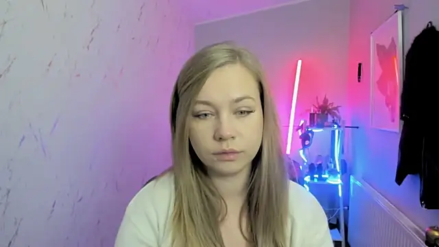 Snapshot of holly_xglam chatting on November 20, 2025, 8:53 pm holly xglam online show from November 20, 2025, 8:53 pm