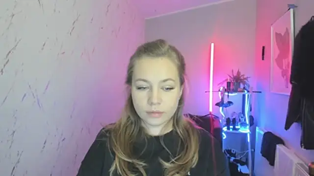 Snapshot of holly_xglam chatting on November 27, 2025, 8:09 pm holly xglam online show from November 27, 2025, 8:09 pm