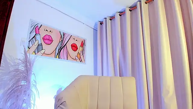 SkiinnyAna online show from February 20, 2026, 7:38 pm