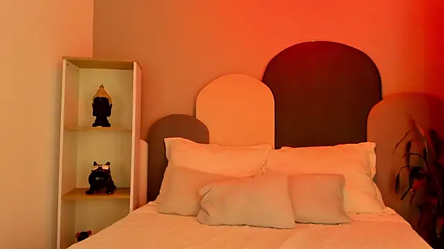 Snapshot of TaraCarson chatting on February 25, 2026, 2:45 am TaraCarson online show from February 25, 2026, 2:45 am