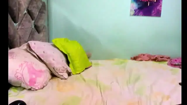 Evilmichellts1 online show from April 19, 2026, 3:13 pm