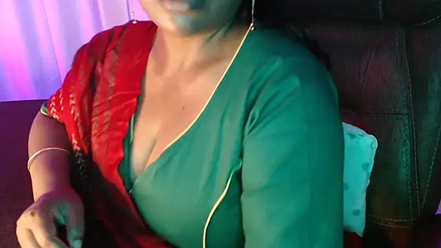 Snapshot of Prita07 chatting on December 3, 2025, 8:58 am Prita07 online show from December 3, 2025, 8:58 am