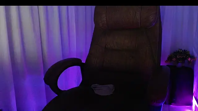 Snapshot of Prita07 chatting on March 17, 2025, 4:01 pm Prita07 online show from March 17, 2025, 4:01 pm