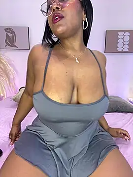 Esmeralda Duarte online show from May 11, 2026, 4:25 am