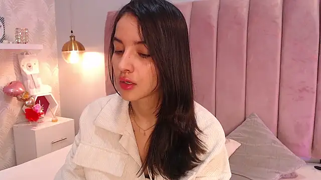 LeenaBrown online show from February 5, 2026, 12:34 pm