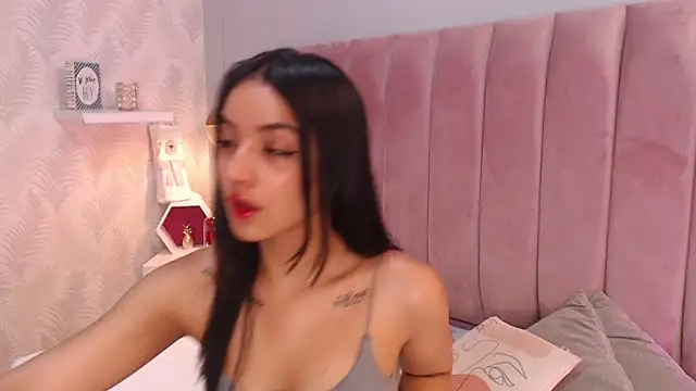 LeenaBrown online show from April 14, 2026, 12:32 pm