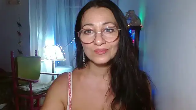 Snapshot of KeisyNeonX chatting on September 13, 2025, 7:47 pm KeisyNeonX online show from September 13, 2025, 7:47 pm