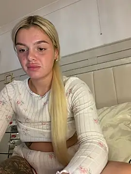 Snapshot of IrishTeenBarbie69 chatting on June 17, 2026, 10:19 pm IrishTeenBarbie69 online show from June 17, 2026, 10:19 pm