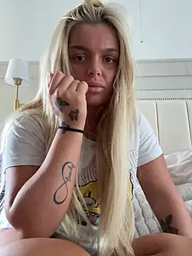 IrishTeenBarbie69 online show from March 14, 2026, 12:33 pm