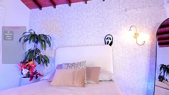 Snapshot of AlissPrince chatting on October 22, 2025, 10:36 am AlissPrince online show from October 22, 2025, 10:36 am