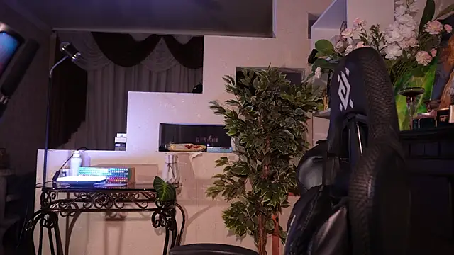 Snapshot of Chriss_Fox chatting on November 11, 2025, 3:29 pm Chriss Fox online show from November 11, 2025, 3:29 pm