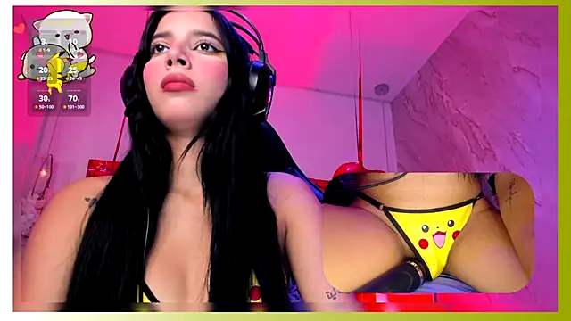 SweetieCloe  online show from February 11, 2026, 9:03 pm