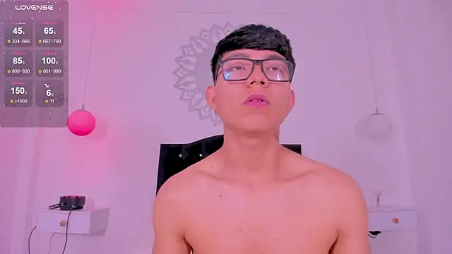 CodyTwink online show from October 21, 2025, 1:32 pm