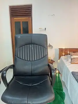 Cinderella-98 online show from April 8, 2026, 5:14 pm