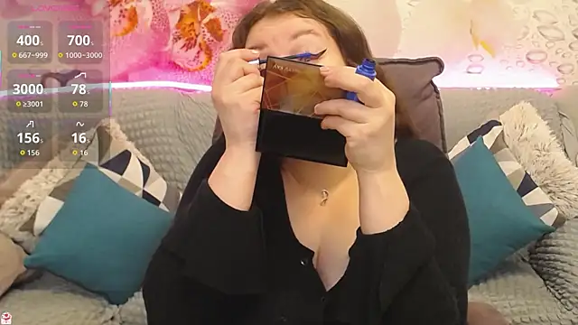 Nataly cute online show from April 18, 2026, 6:32 pm