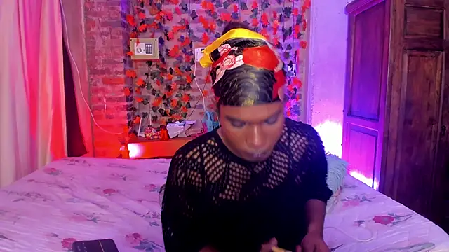 blackbarbietrans online show from November 7, 2025, 6:07 am