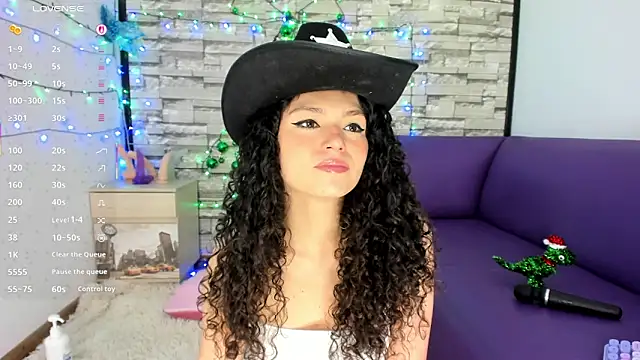 mapelove online show from December 4, 2025, 1:21 pm