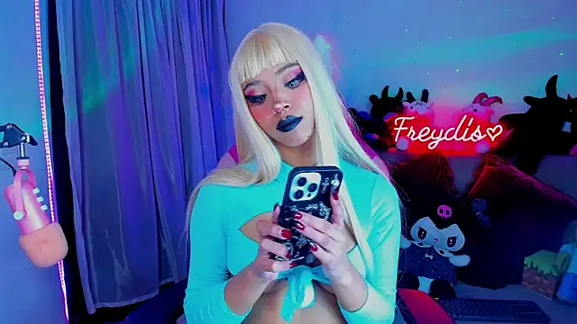 Snapshot of Miss_freydis chatting on March 3, 2026, 5:25 am Miss freydis online show from March 3, 2026, 5:25 am