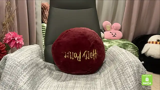 Snapshot of Unique-Beauty chatting on December 16, 2025, 5:06 pm Unique-Beauty online show from December 16, 2025, 5:06 pm