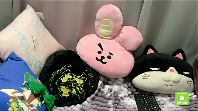 Snapshot of Unique-Beauty chatting on November 19, 2025, 4:51 pm Unique-Beauty online show from November 19, 2025, 4:51 pm