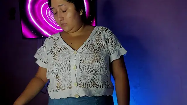 Snapshot of cherrycurvyyy chatting on February 7, 2026, 12:46 pm cherrycurvyyy online show from February 7, 2026, 12:46 pm