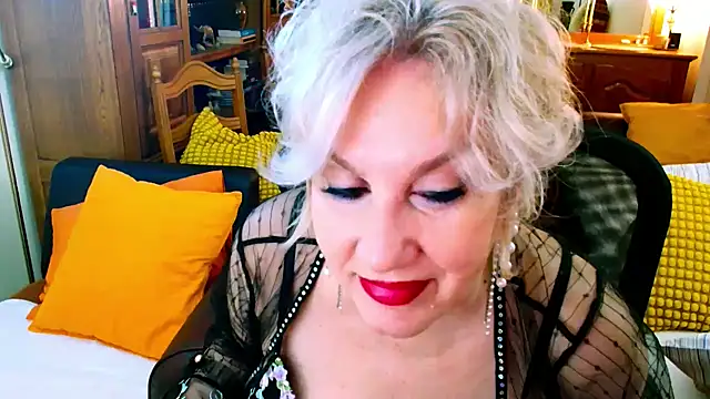 GattonaBiondona online show from November 5, 2025, 5:32 am