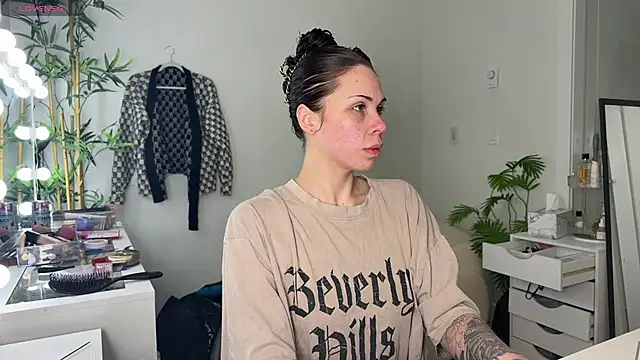 NattyFierros online show from April 8, 2026, 8:10 pm