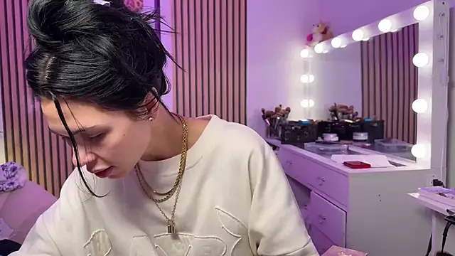 NattyFierros online show from November 15, 2025, 11:03 am