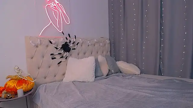 Alexyena online show from October 31, 2025, 11:51 am