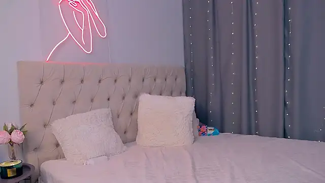 Alexyena online show from September 20, 2025, 11:15 am