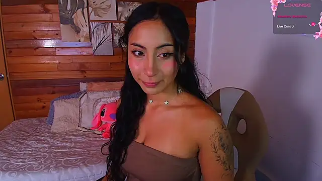 Snapshot of amber_curly chatting on December 3, 2025, 9:47 pm amber curly online show from December 3, 2025, 9:47 pm