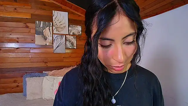 amber curly online show from December 20, 2025, 7:17 pm