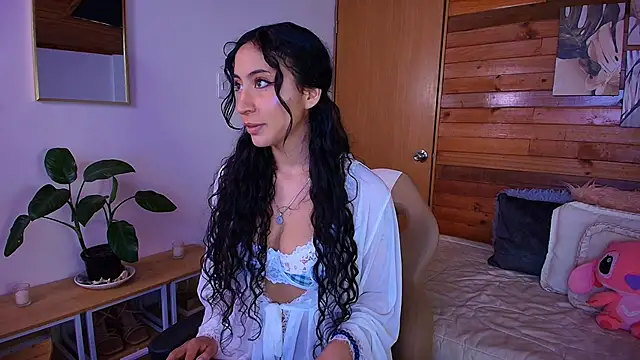 amber curly online show from April 11, 2026, 5:05 pm