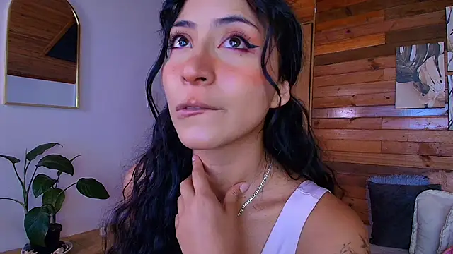 amber curly online show from May 25, 2026, 11:25 pm