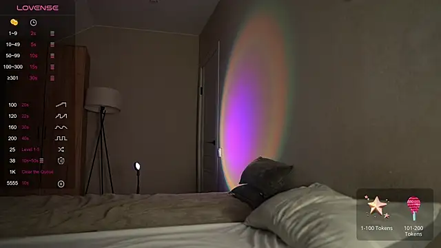 TaisonBrownX online show from October 7, 2025, 4:13 am