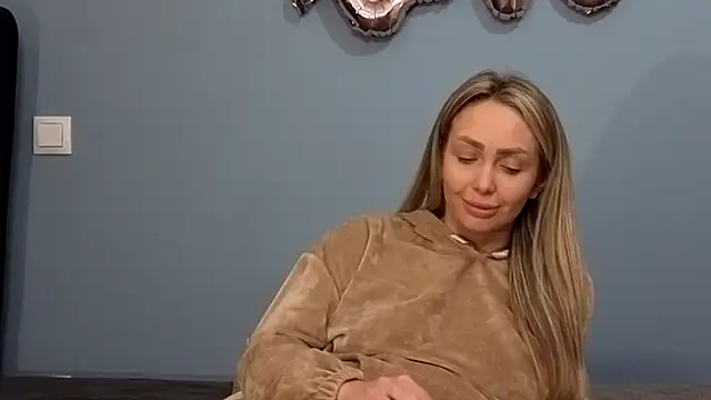 AnnaMaee online show from February 26, 2025, 1:25 am