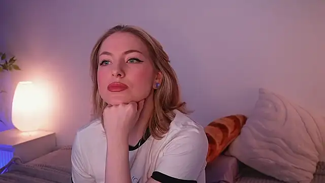 Snapshot of kris69kiss chatting on February 6, 2026, 1:07 pm kris69kiss online show from February 6, 2026, 1:07 pm