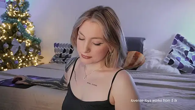 Snapshot of kris69kiss chatting on December 22, 2025, 3:12 pm kris69kiss online show from December 22, 2025, 3:12 pm