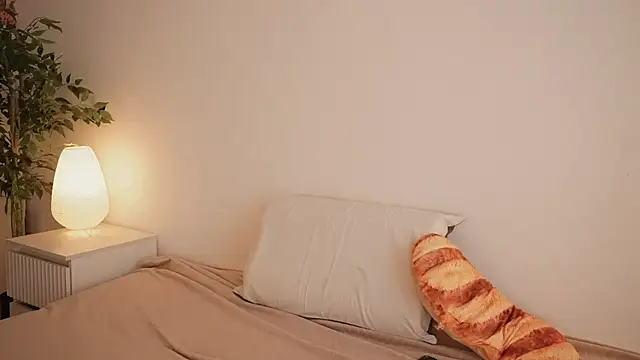 kris69kiss online show from April 18, 2026, 1:35 pm