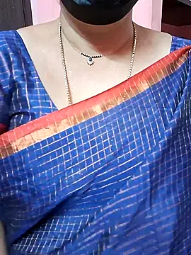 ananya956 online show from November 18, 2025, 5:22 am