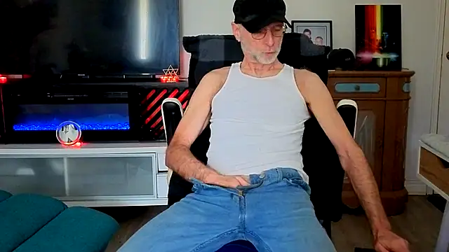 Snapshot of Towndude123 chatting on May 7, 2026, 3:26 pm Towndude123 online show from May 7, 2026, 3:26 pm