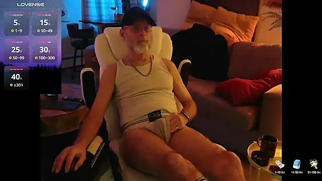 Towndude123 online show from February 9, 2025, 2:06 am