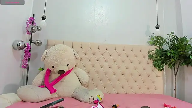 Snapshot of Victoria_Coleman chatting on November 5, 2025, 7:39 pm Victoria Coleman online show from November 5, 2025, 7:39 pm