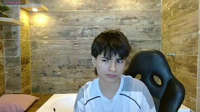 Snapshot of Bryce_Evans chatting on December 20, 2025, 8:55 pm Bryce Evans online show from December 20, 2025, 8:55 pm