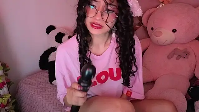 CherieCurl online show from May 12, 2026, 10:38 pm