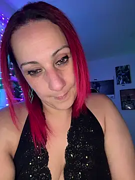 Snapshot of DeeLight124 chatting on September 28, 2025, 7:15 am DeeLight124 online show from September 28, 2025, 7:15 am