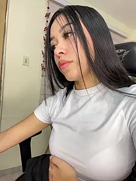 Snapshot of Starliee__ chatting on February 18, 2025, 11:41 pm Starliee online show from February 18, 2025, 11:41 pm