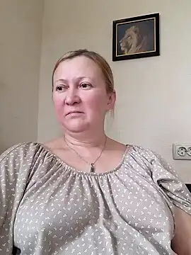 blondyaguar online show from December 3, 2024, 10:12 am