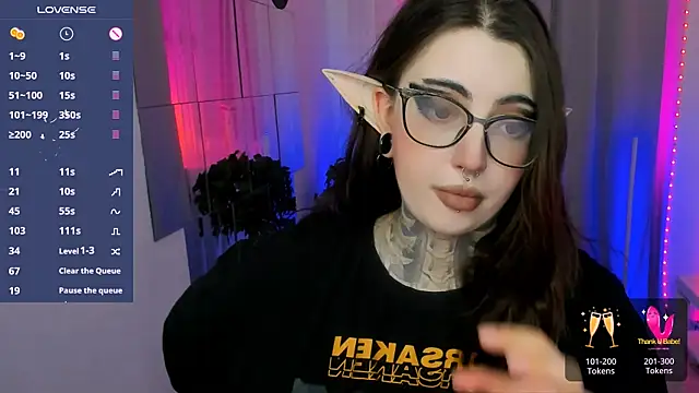 Dixi Pixi  online show from September 19, 2025, 5:44 am